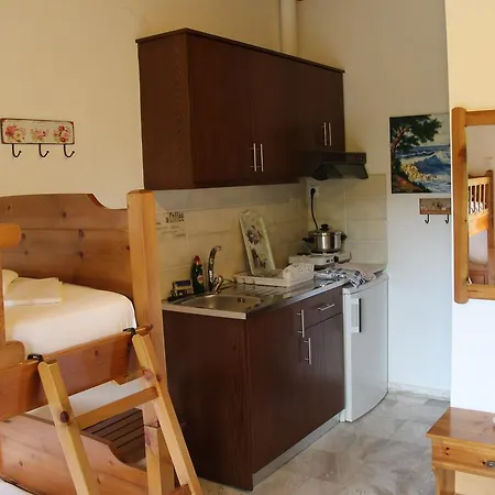 Patroudis House شقة