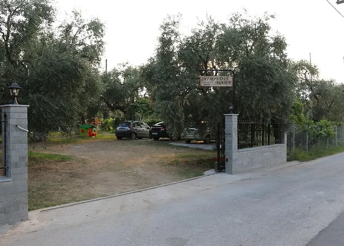 Patroudis House Apartament *